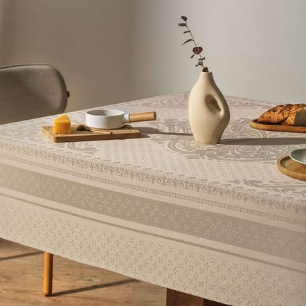Toalha de Mesa Retangular 8 Lugares Lesier Noz Moscada