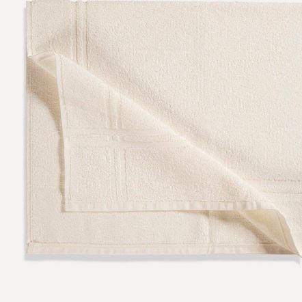Toalha de Piso Karsten 100% Algodão Metrópole Ivory