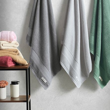 Toalha de Banho Karsten Empire Cinza Urbano