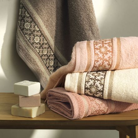 Toalha de Rosto Fio Cardado Abrantes Coralina